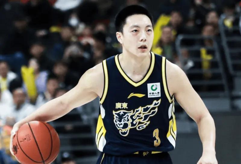 竞技宝APP-广东首节险胜同曦！胡明轩回暖，三外全部打铁，同曦命中率也糟糕