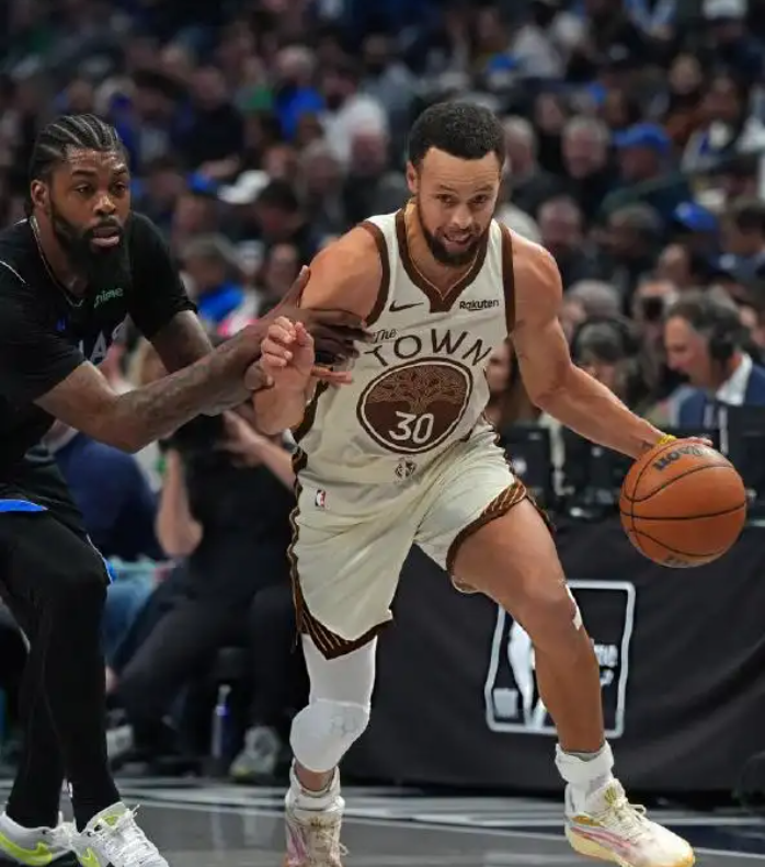 竞技宝APP-大爆冷！勇士遭逆转，格林一级恶意，库里空砍38+4，库明加再受伤